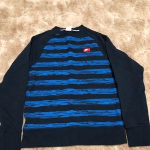 NIKE SWEATER SIZE SMALL